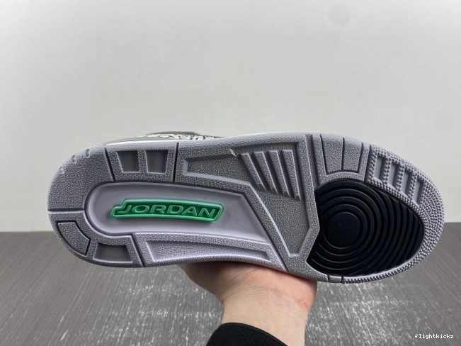 Green Jordan 3 Air Glow CT8532-031 0813